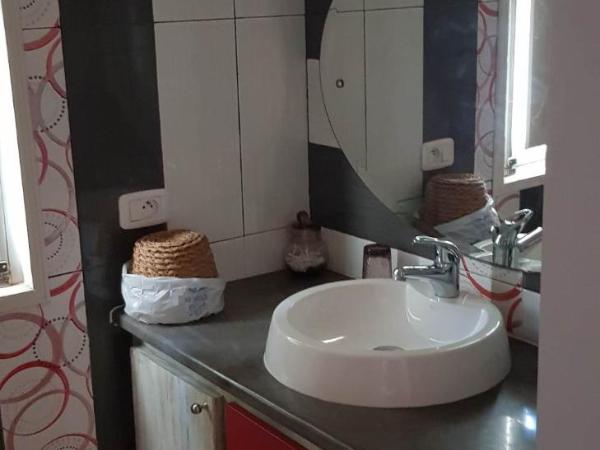 Chambre d'hôtes, Dar l'air du temps : photo 1 de la chambre chambre double avec salle de bains privative