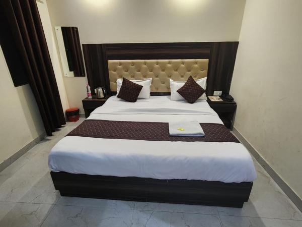 Hotel IVY Residency : photo 6 de la chambre chambre deluxe