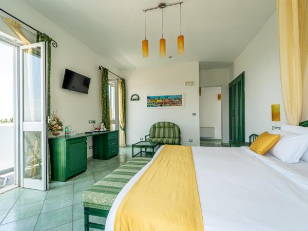 Borgo Romantica - Resort & Spa : photo 10 de la chambre suite junior avec accès au parc thermal - vue sur mer