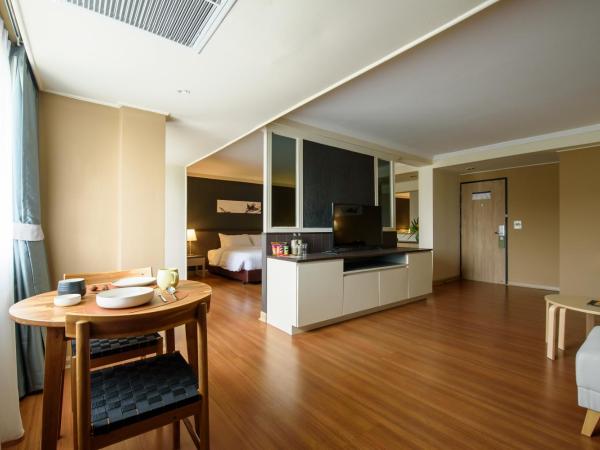 SC Park Hotel : photo 2 de la chambre suite lit king-size