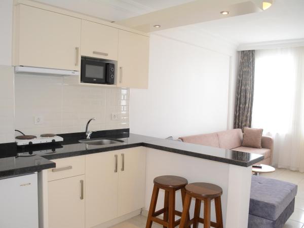 Almera Park Apart Hotel : photo 2 de la chambre annexe - appartement 1 chambre (4 adultes)