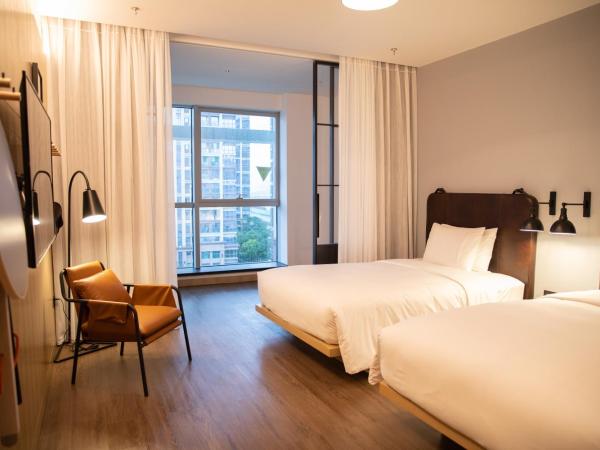 Moxy Shenzhen North Station : photo 1 de la chambre selected twin room with city view