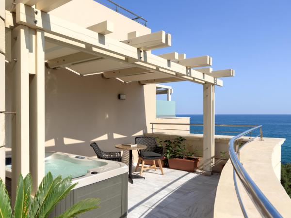 Macaris Suites & Spa : photo 2 de la chambre suite avec jacuzzi