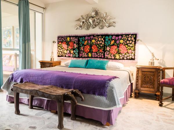 Casa de las Bugambilias B&B : photo 4 de la chambre chambre lit king-size avec balcon