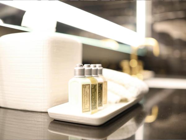 AZUR Legacy Collection Hotel : photo 4 de la chambre chambre lit king-size deluxe