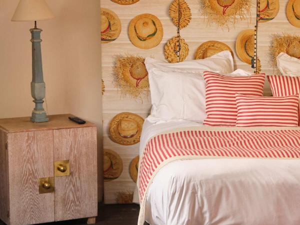 La Maison d'Aline - Honfleur - Maison d'Hôte De Charme A La Normande : photo 1 de la chambre chambre double - vue sur jardin