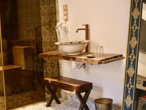 Riad Mellah : photo 2 de la chambre chambre deluxe (2 adultes + 1 enfant)