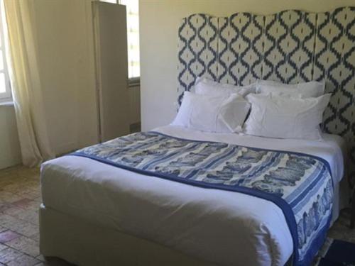 La Maison d'Aline - Honfleur - Maison d'Hôte De Charme A La Normande : photo 5 de la chambre chambre triple avec douche