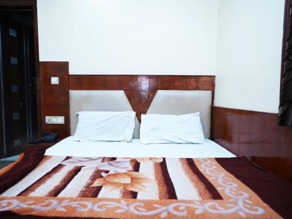 Hotel Ashirwad DX : photo 2 de la chambre chambre double