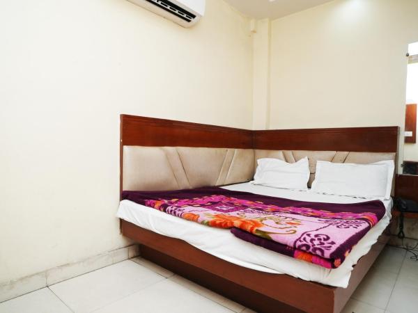 Hotel Ashirwad DX : photo 8 de la chambre chambre double