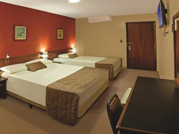 Lira Hotel : photo 3 de la chambre chambre triple supérieure avec 1 lit double