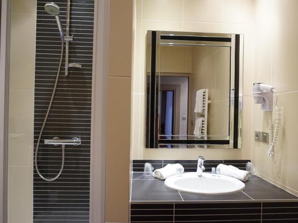 Hotel de la Couronne : photo 4 de la chambre chambre lit queen-size