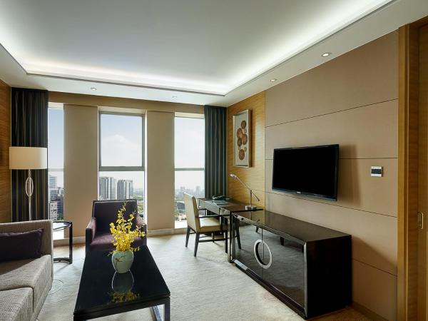 Pullman Wuxi New Lake : photo 2 de la chambre suite supérieure avec accès au salon exécutif