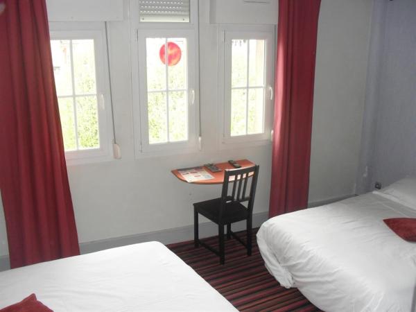 Hôtel Latino Reims Centre : photo 2 de la chambre chambre quadruple avec douche