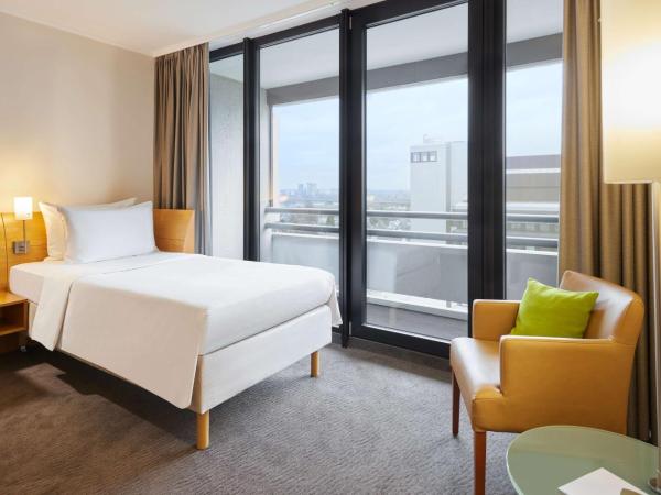 Lindner Hotel Dusseldorf Seestern, part of JdV by Hyatt : photo 3 de la chambre chambre lits jumeaux