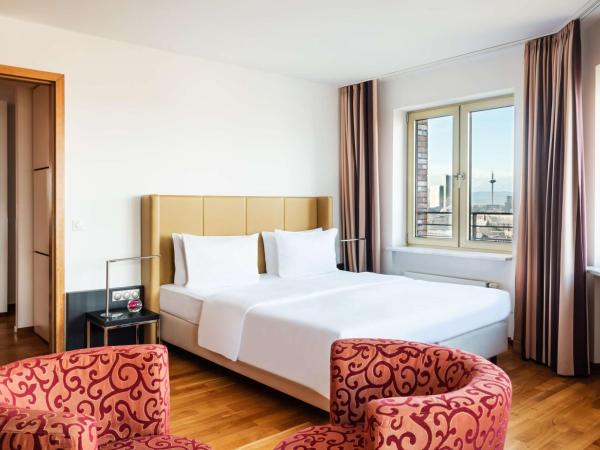 Lindner Hotel Frankfurt Main Plaza, part of JdV by Hyatt : photo 4 de la chambre suite 1 chambre - vue sur horizon