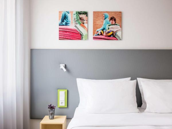 Lindner Hotel Frankfurt Sportpark, part of JdV by Hyatt : photo 5 de la chambre chambre lit king-size deluxe