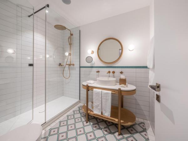 Art Deco Hotel Montana Luzern : photo 3 de la chambre chambre deluxe - vue sur lac