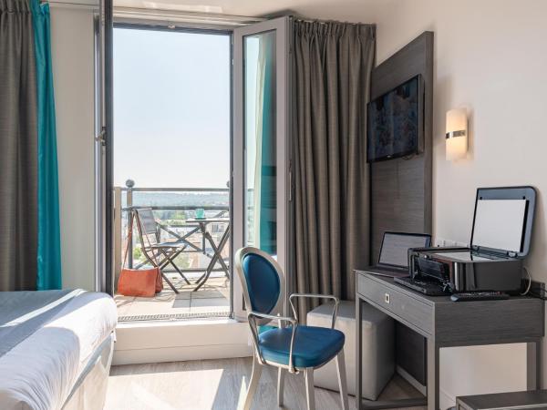 Hôtel Versailles Chantiers : photo 3 de la chambre chambre double avec terrasse