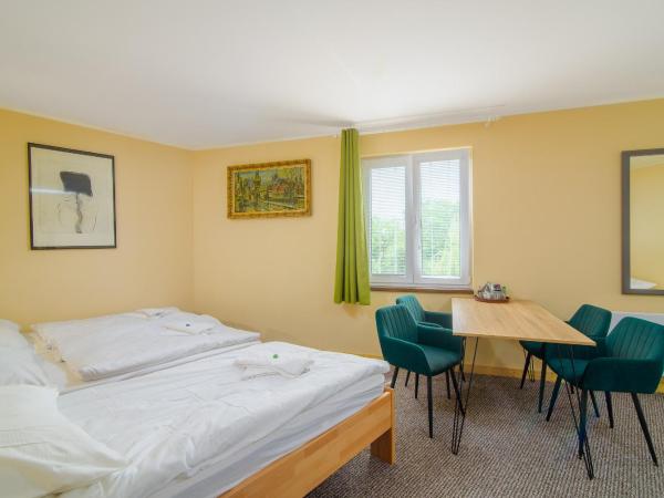 Hotel Max : photo 1 de la chambre chambre quadruple