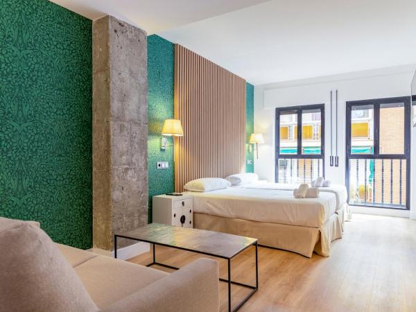 H-A Aparthotel Hotel Quo : photo 4 de la chambre chambre triple supérieure