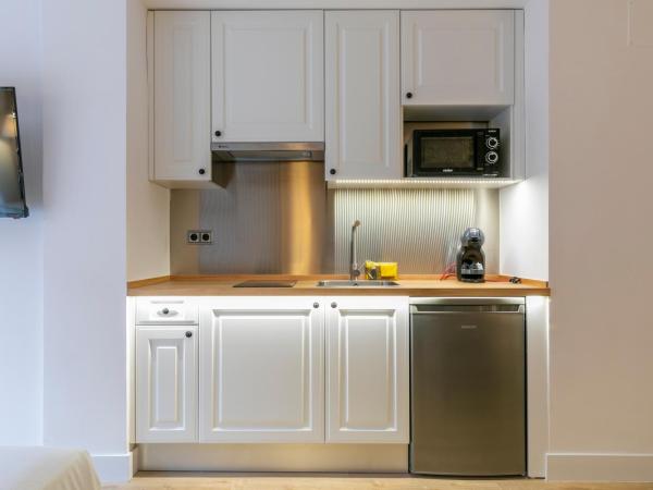 H-A Aparthotel Hotel Quo : photo 8 de la chambre chambre triple supérieure