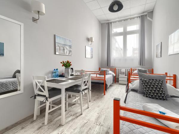 Stawa Apart Hostel : photo 2 de la chambre pokój trzyosobowy ze wspólną łazienką na korytarzu