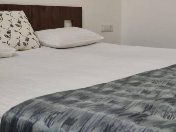 Srinekatan Heritage Villa Homestay : photo 3 de la chambre chambre double ou lits jumeaux deluxe supérieure 