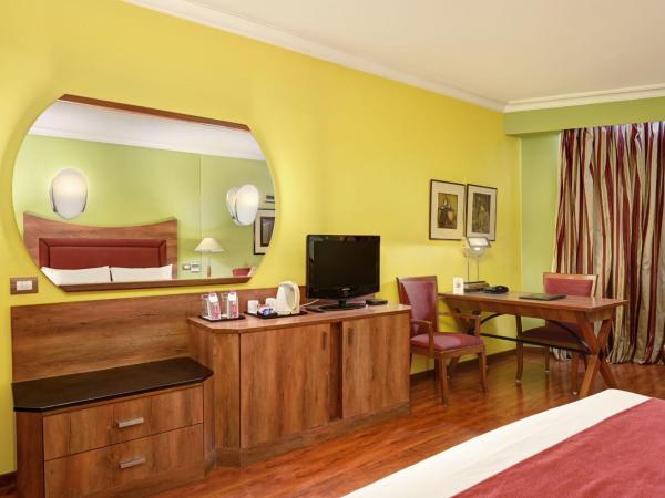 The Cama - A Sabarmati Riverfront Hotel : photo 4 de la chambre chambre double ou lits jumeaux supérieure - vue sur piscine