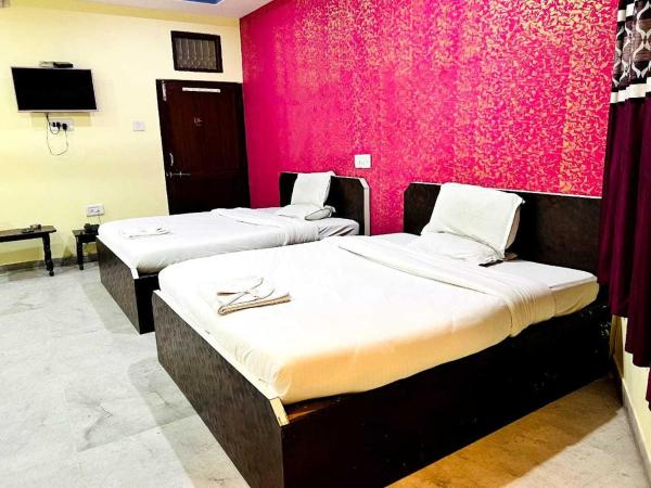 Hotel Gokul Palace : photo 1 de la chambre chambre familiale supérieure