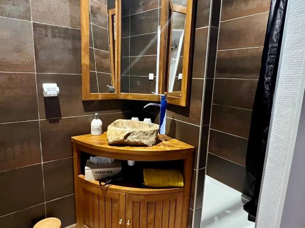 Les MIRABELLES chambres d'hôtes : photo 8 de la chambre chambre double