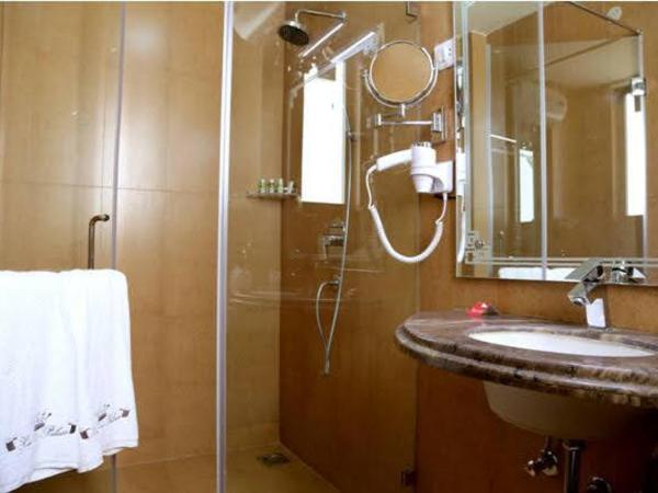 Hotel King Palace : photo 4 de la chambre chambre double ou lits jumeaux