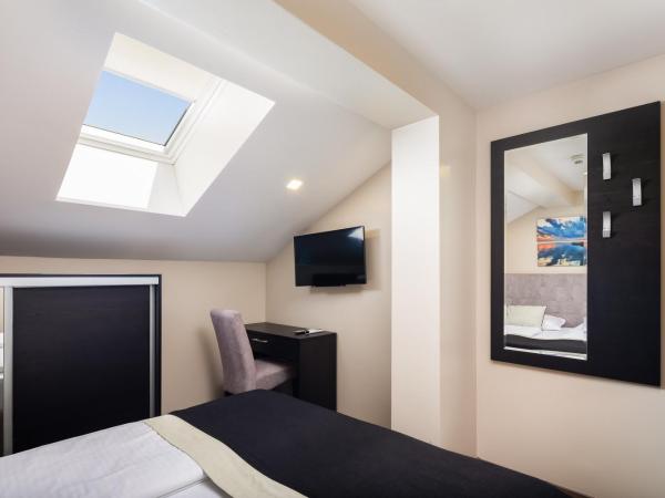 Hotel Central Beach 9 : photo 7 de la chambre appartement 2 chambres avec balcon