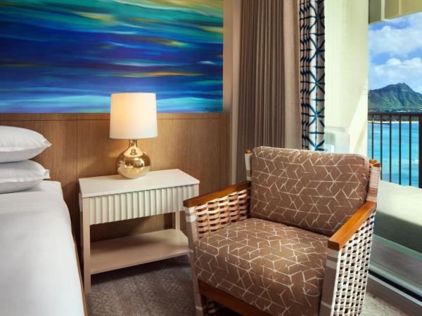 Sheraton Waikiki Beach Resort : photo 4 de la chambre chambre avec lit king-size premium récemment rénovée - Étage supérieur - côté océan
