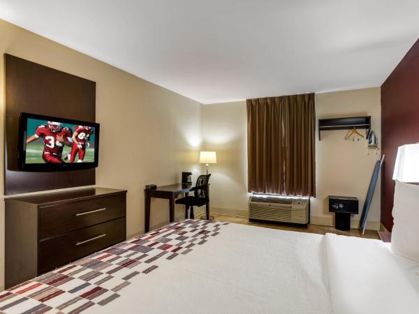 Red Roof Inn Nashville - Music City : photo 1 de la chambre chambre lit king-size supérieure - non-fumeurs
