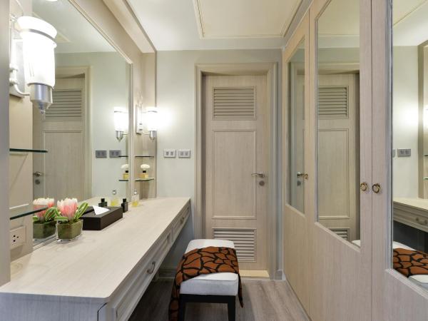 Centre Point Sukhumvit 10 : photo 5 de la chambre suite avec accès à la piscine (nouvelle aile)