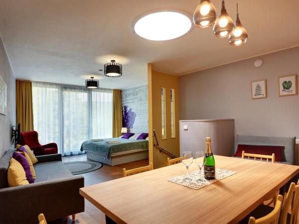 APARTMÁNY ADAM : photo 2 de la chambre suite familiale avec vue sur la montagne