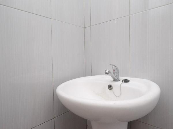 RedDoorz near UMY Yogyakarta : photo 1 de la chambre chambre double