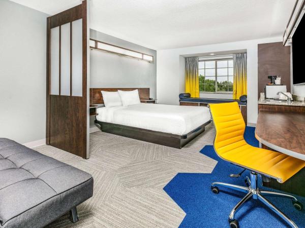 Microtel Inn & Suites by Wyndham Austin Airport : photo 1 de la chambre studio lit queen-size - accessible aux personnes à mobilité réduite / non-fumeurs