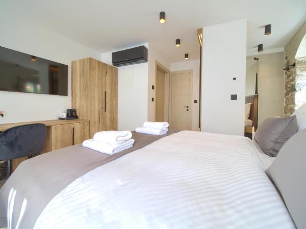 Portella Rooms : photo 2 de la chambre chambre double deluxe - vue sur mer