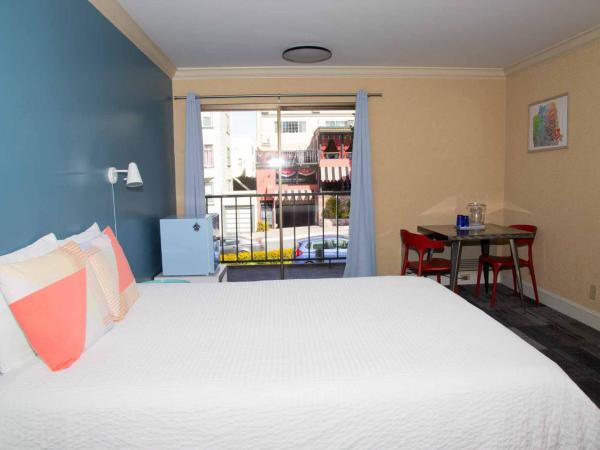 Samesun San Francisco : photo 1 de la chambre chambre lit queen-size avec balcon