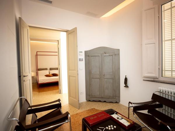 Villa La Torretta Luxury B&B - Adults Only - : photo 5 de la chambre suite junior avec balcon