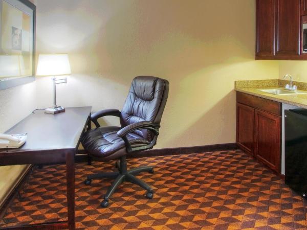 Holiday Inn Express Hotel & Suites Albuquerque Midtown, an IHG Hotel : photo 1 de la chambre chambre standard