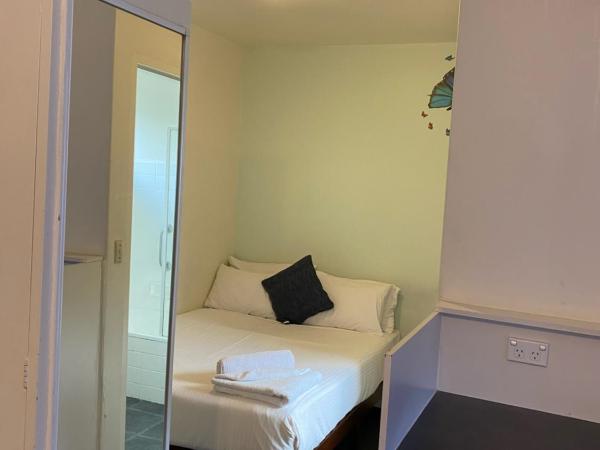 City Edge East Melbourne Apartment Hotel : photo 2 de la chambre studio familial - trésor