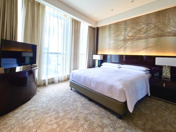 Renaissance Shanghai Pudong Hotel : photo 3 de la chambre one bed suite, club lounge access, 1 bedroom suite, 1 king