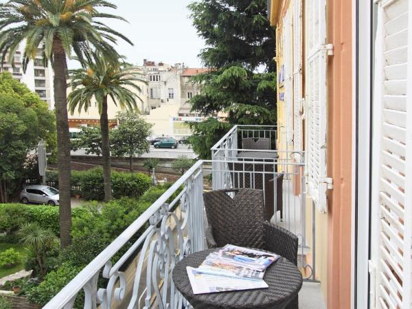 GOLDEN TULIP CANNES HOTEL de PARIS : photo 4 de la chambre chambre double avec balcon