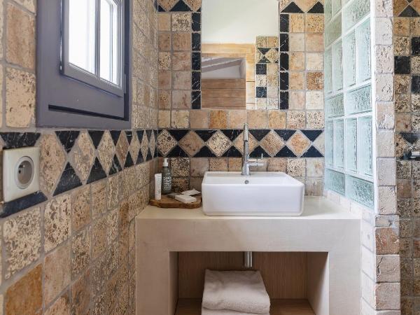 Hôtel Restaurant Les Arnelles : photo 4 de la chambre suite familiale