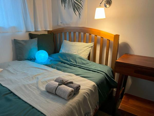 HHZib, homestay on a hill in the heart of Seoul - 'BEST SEOUL STAY 2024' by Seoul : photo 2 de la chambre chambre double avec salle de bains commune