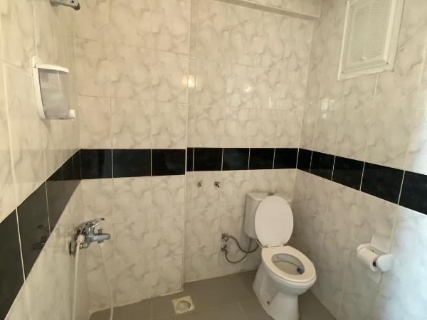 AY OTEL 2 : photo 1 de la chambre chambre quadruple standard