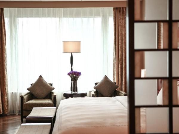 The Ritz-Carlton, Shenzhen, Nearby Futian CBD, Convention & Exhibition Center, Futian Railway Station, Outdoor swimming pool, CNY300 SPA voucher : photo 5 de la chambre suite club junior